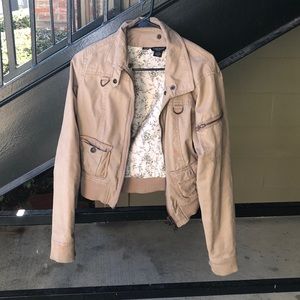 Guess jeans tan jacket 🧥